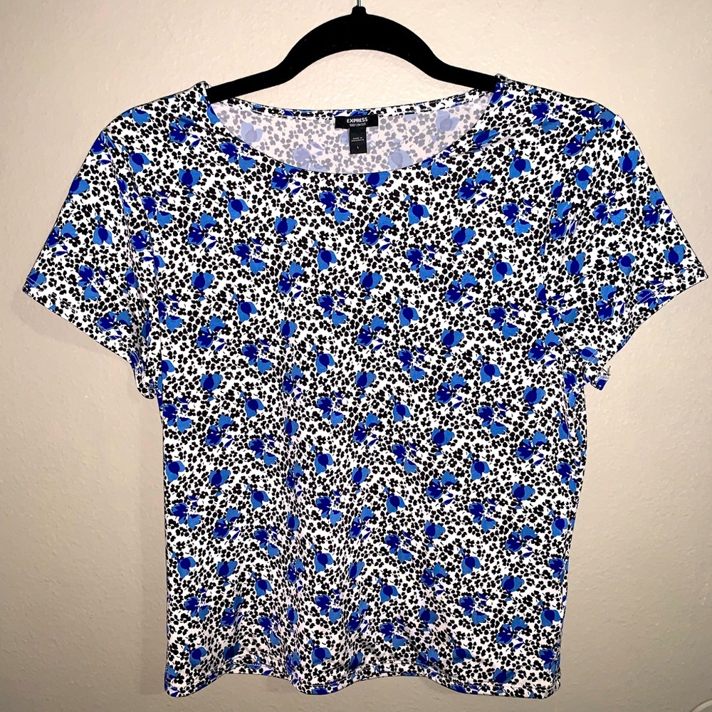 Express Body contour super soft blue & white floral large fits like a small